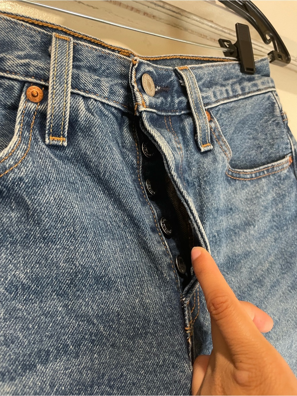 Levi's High rise Denim Jean Shorts - Picture 2 of 8